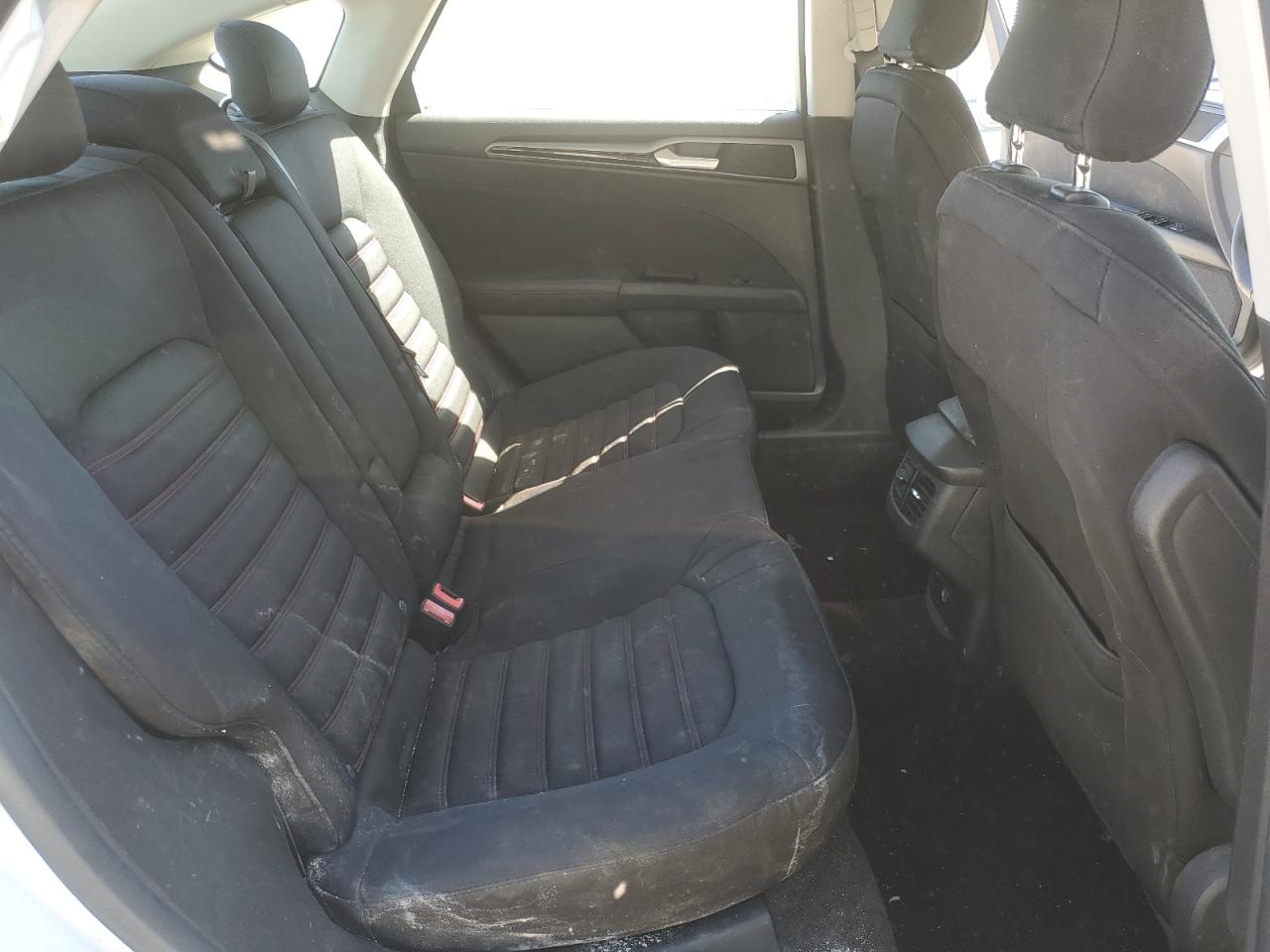 2016 Ford Fusion - Image 10