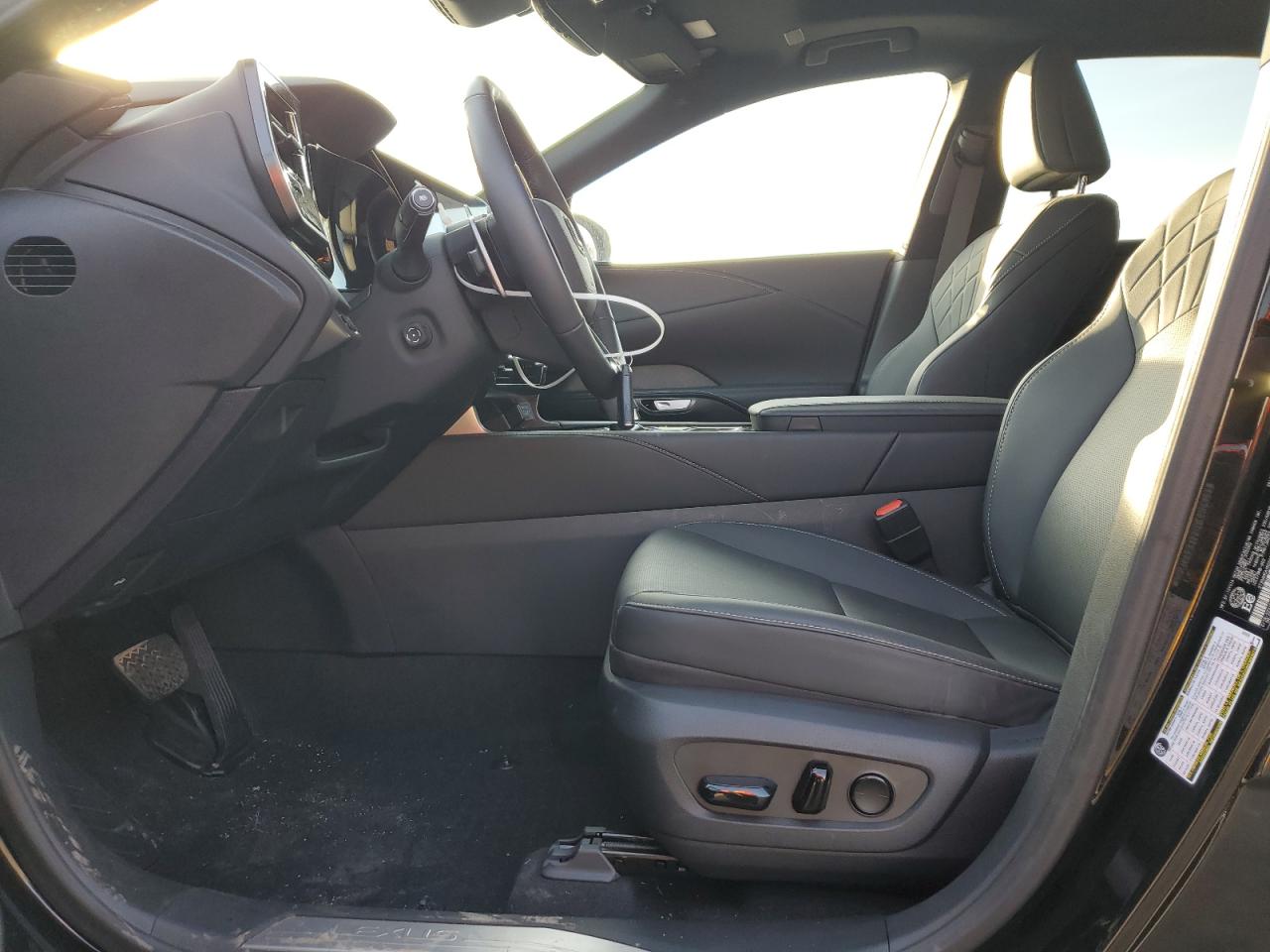 2024 Lexus RX - Image 7