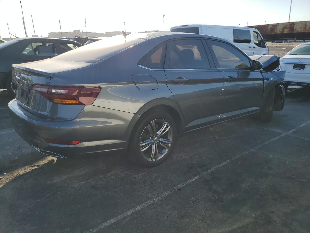 2019 Volkswagen Jetta - Image 3