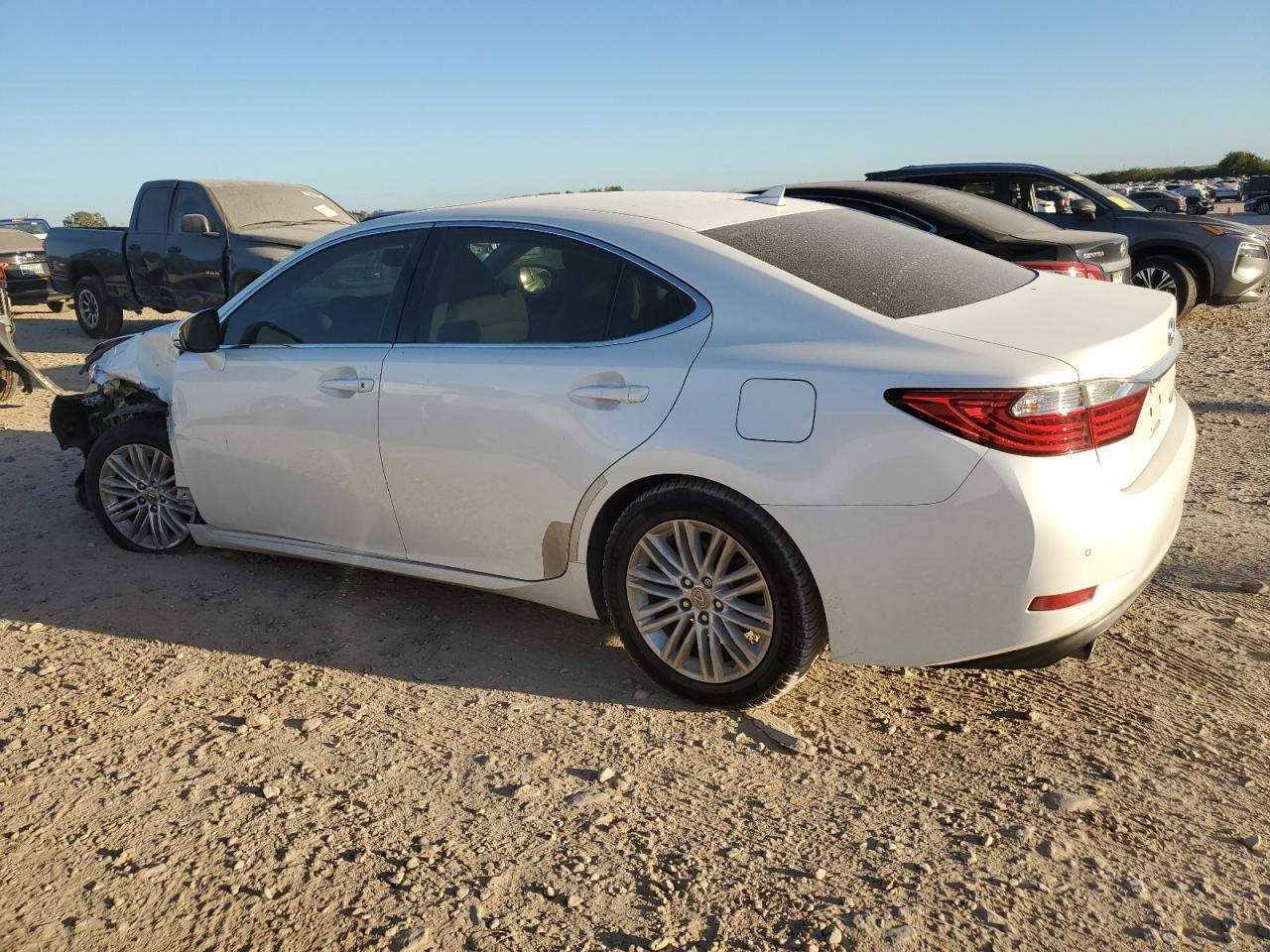 2013 Lexus ES - Image 2