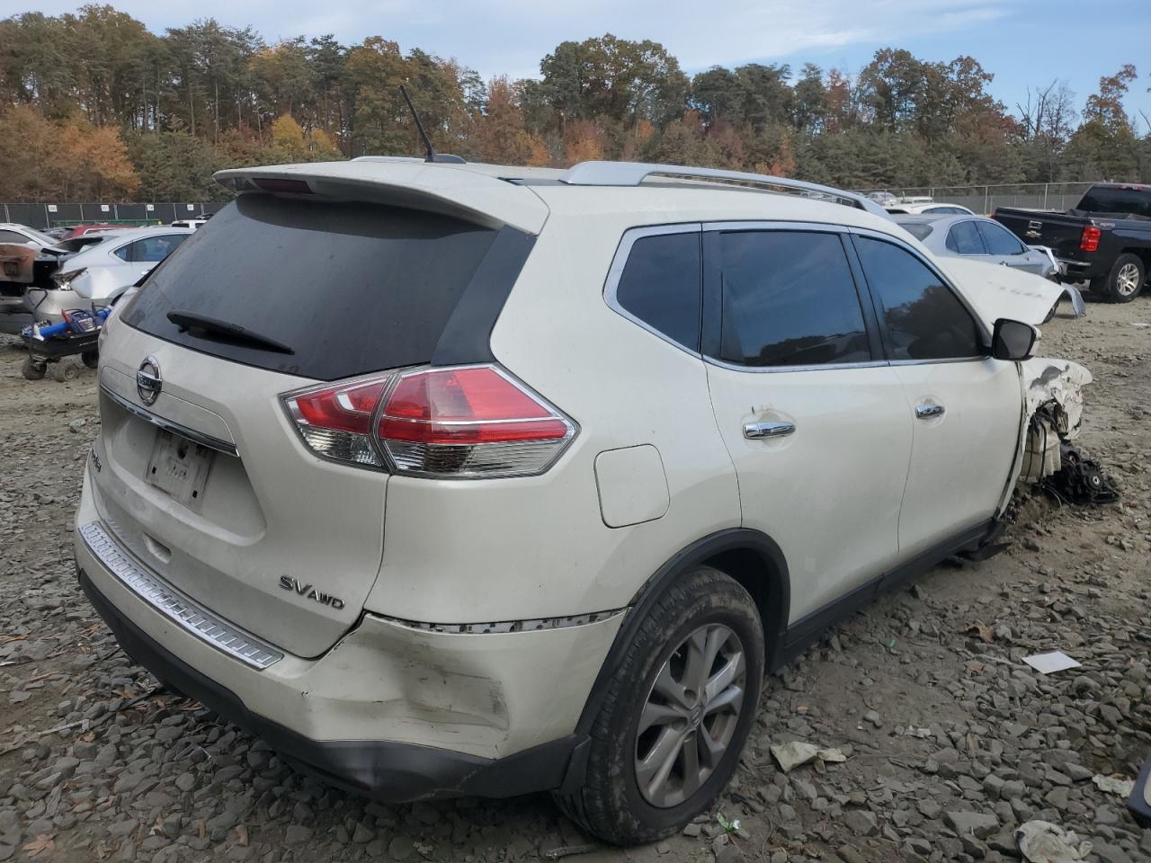 2016 Nissan Rogue - Image 3