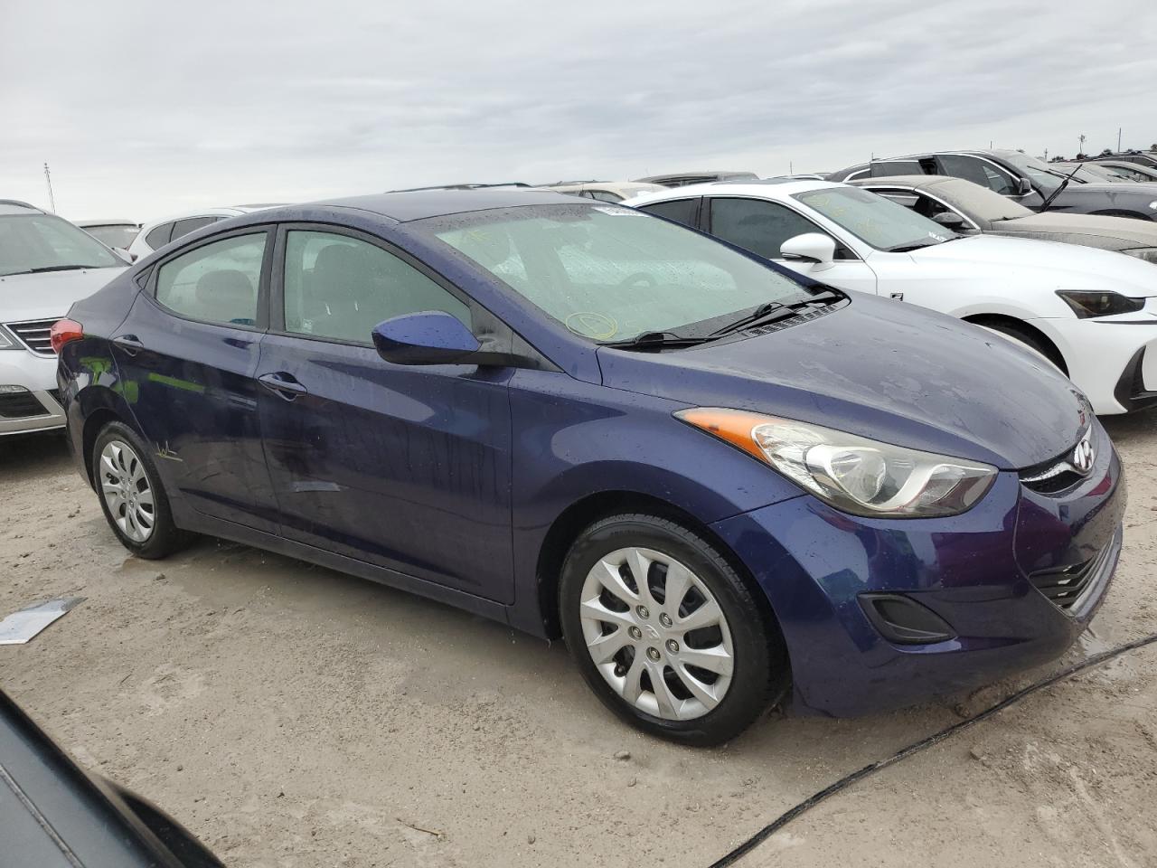 2012 Hyundai Elantra - Image 4