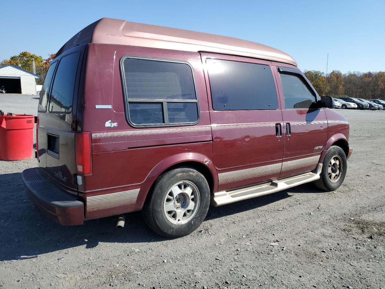 2002 Chevrolet Astro - Image 3