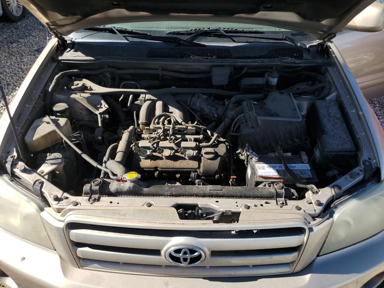 2004 Toyota Highlander - Image 12