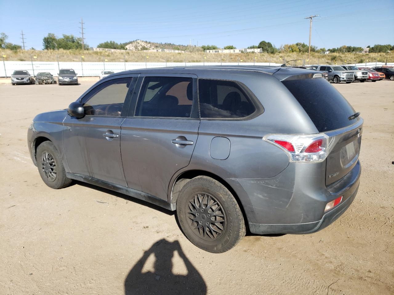2014 Mitsubishi Outlander - Image 2