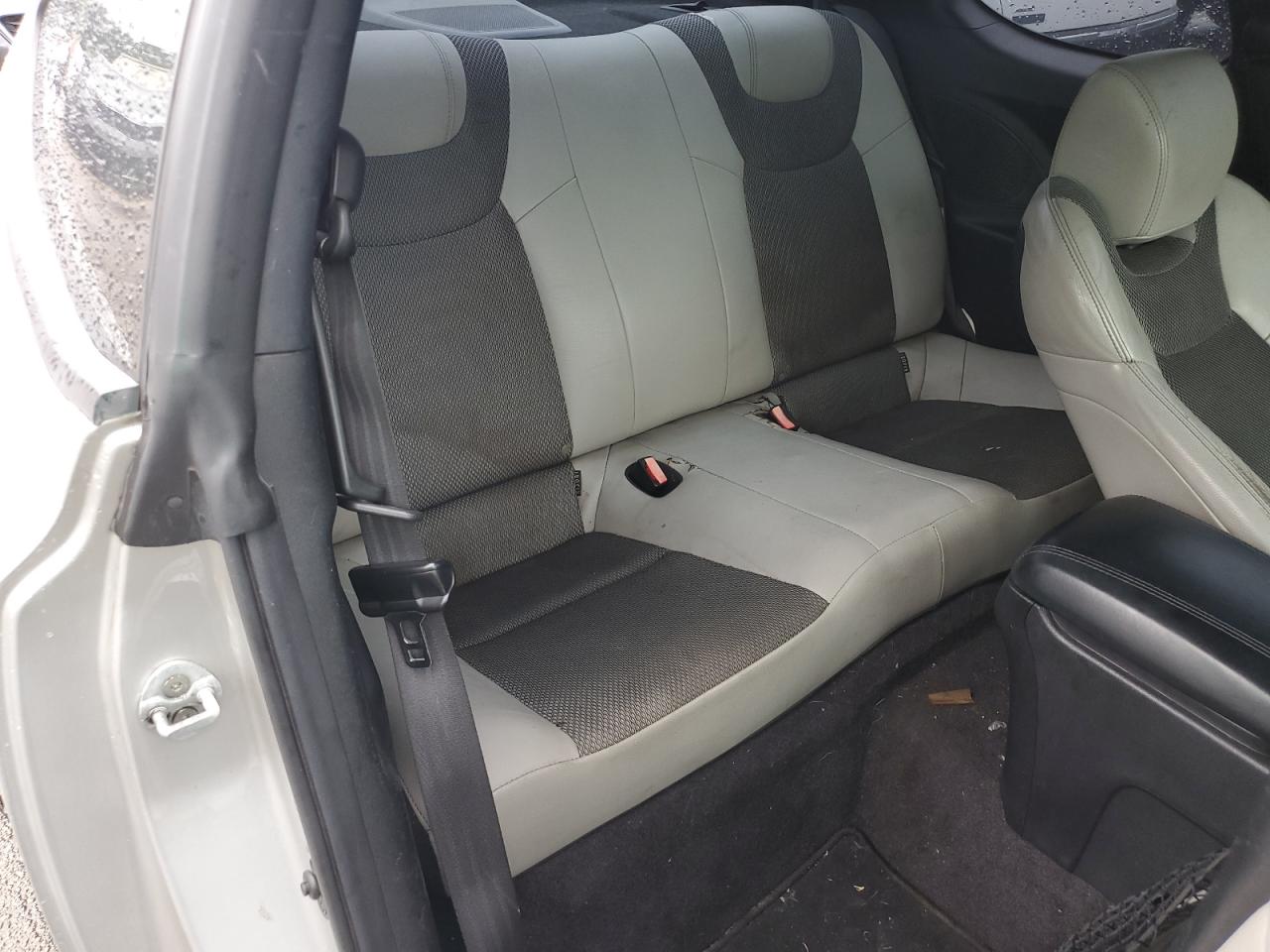 2013 Hyundai Genesis - Image 10