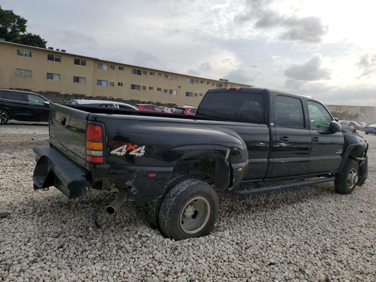 2005 Chevrolet Silverado - Image 3