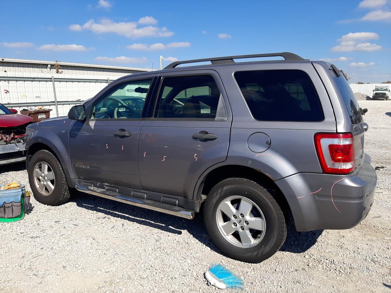 2008 Ford Escape - Image 2