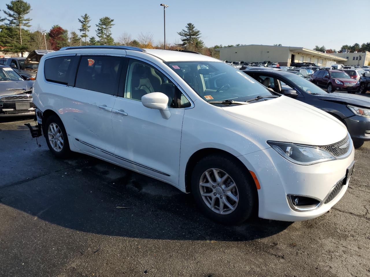 2020 Chrysler Pacifica - Image 4