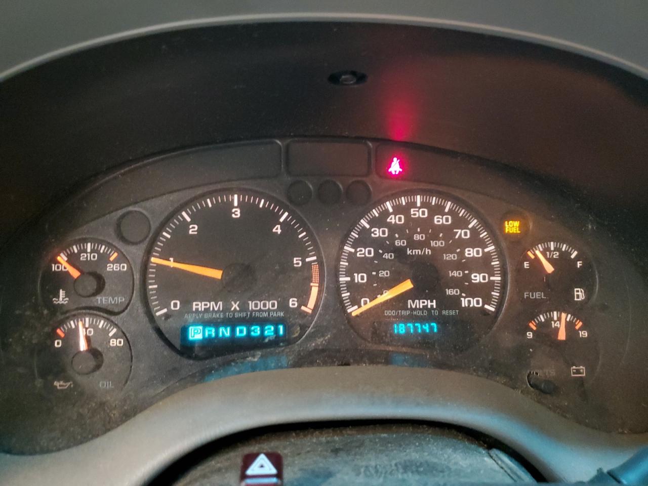 2000 Chevrolet S-10 Pickup - Image 9