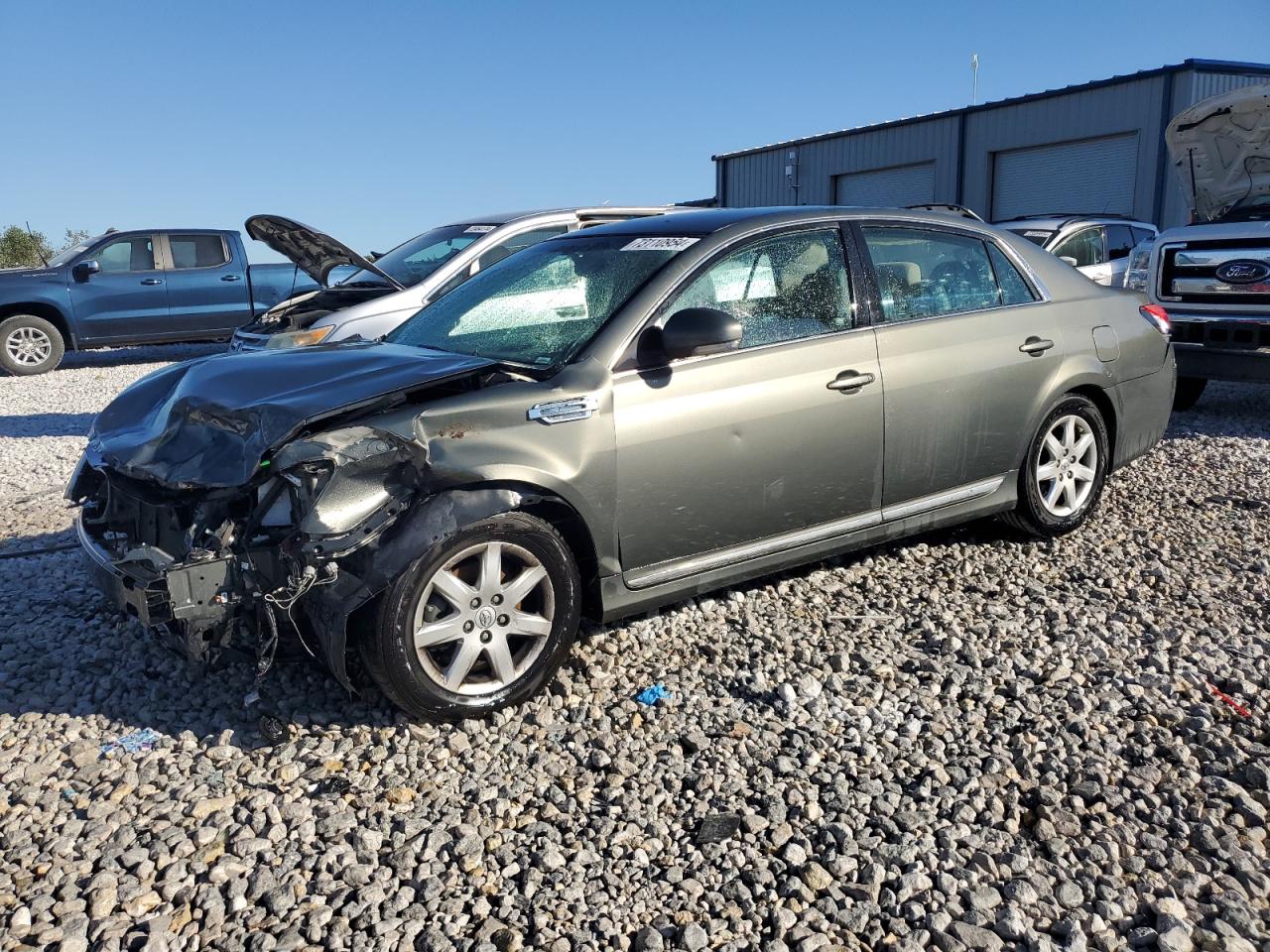 2012 Toyota Avalon - Image 1