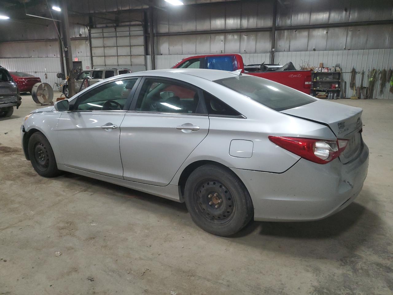 2012 Hyundai Sonata - Image 2