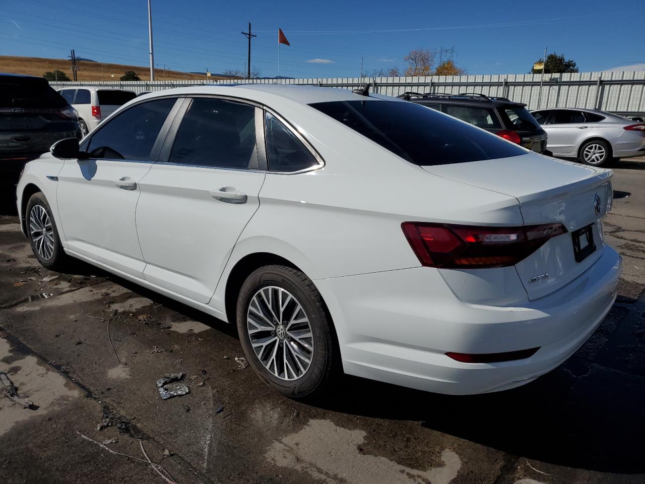 2019 Volkswagen Jetta - Image 2