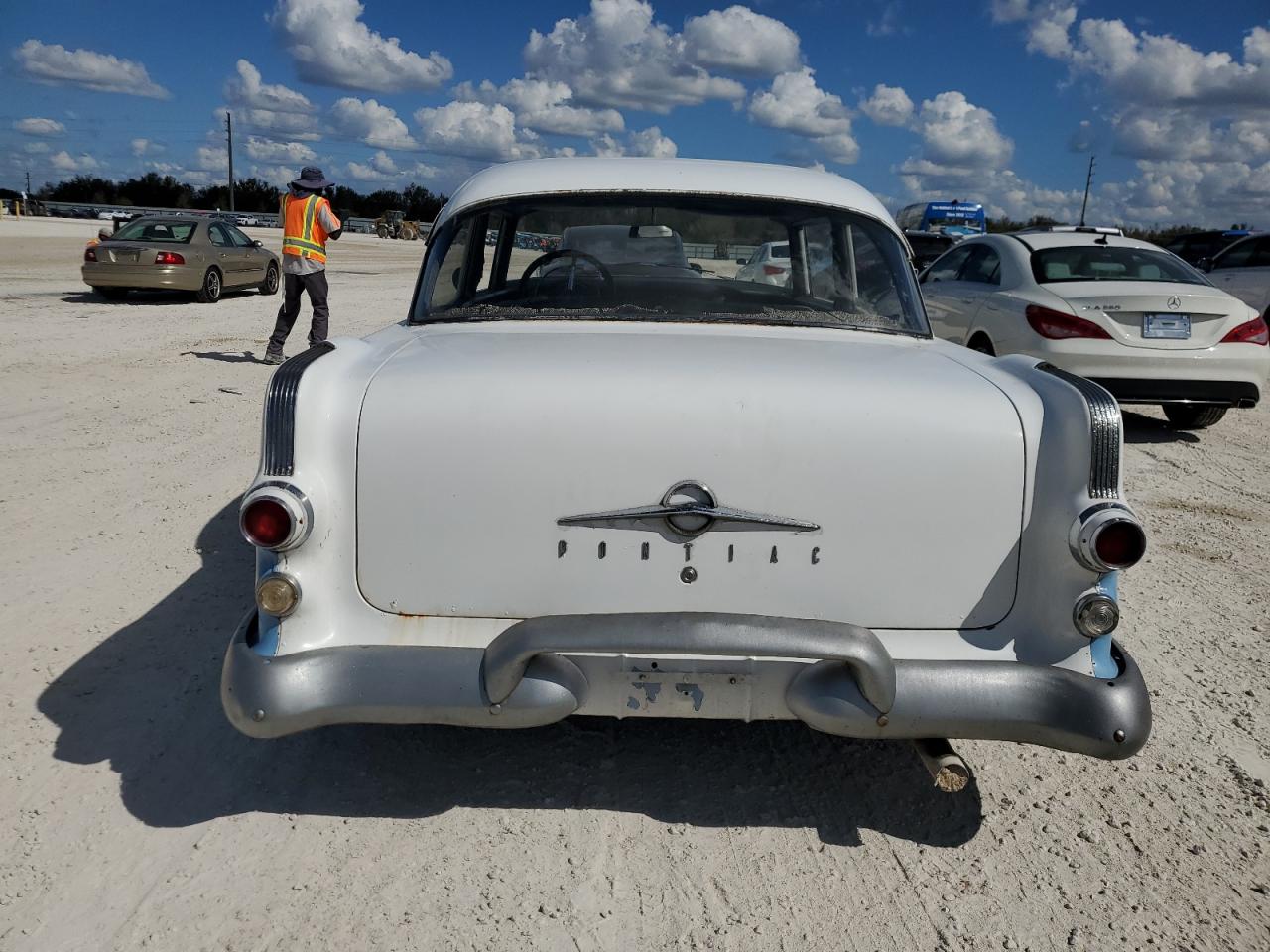 1955 Pontiac Chieftan VIN: P755H98343 Lot: 77256864