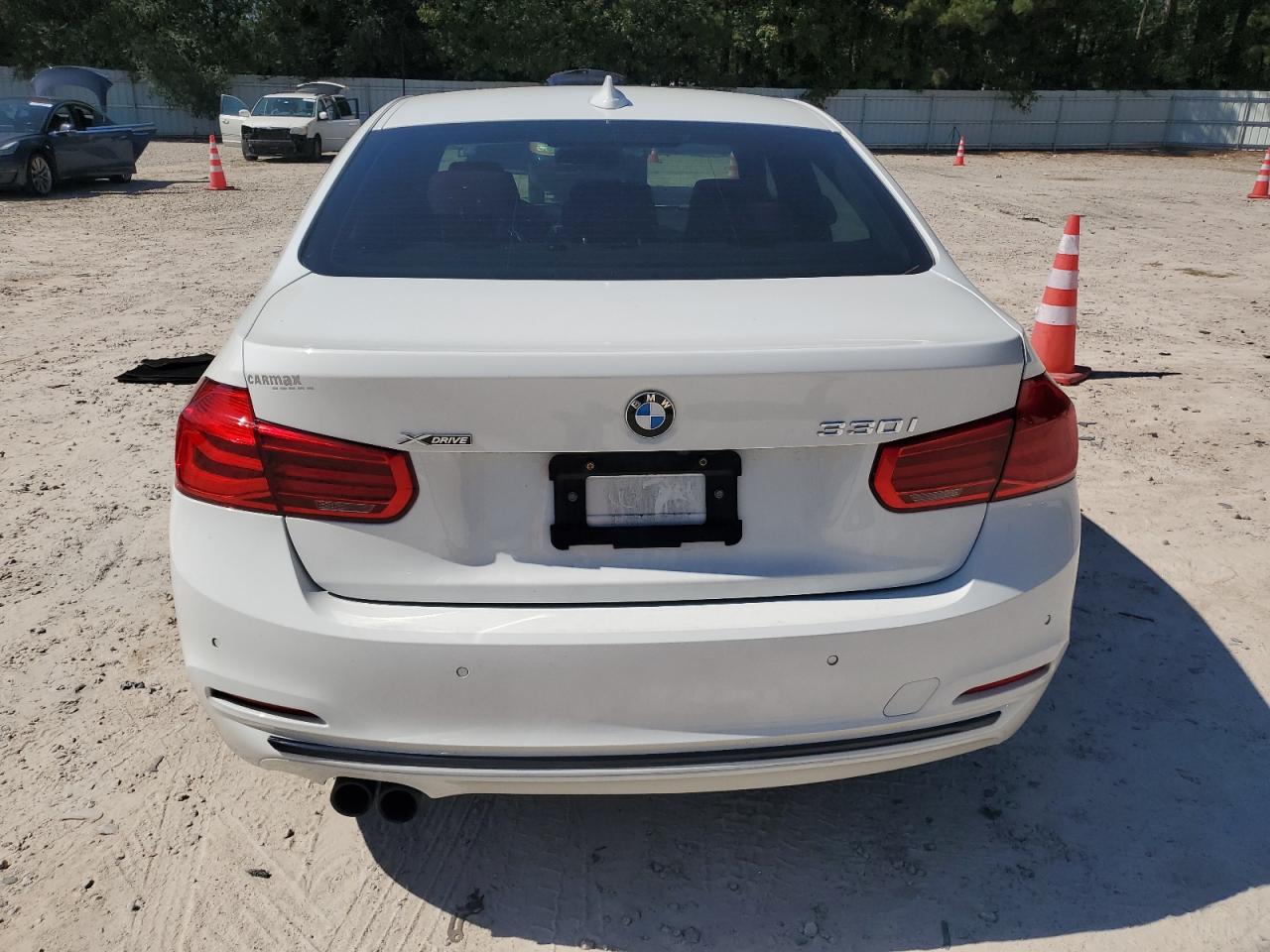 WBA8D9G38HNU66010 2017 BMW 330 Xi