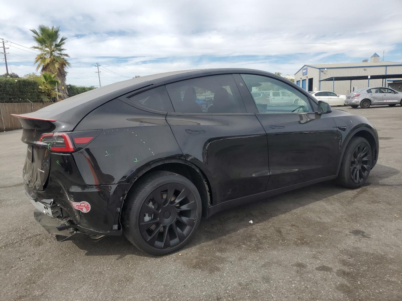 VIN 7SAYGDEE4PA163076 2023 TESLA MODEL Y no.3