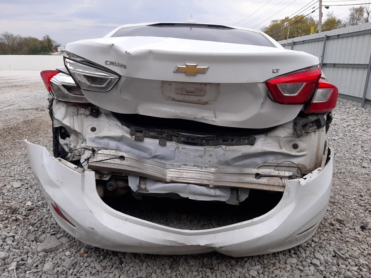 2019 Chevrolet Cruze - Image 6