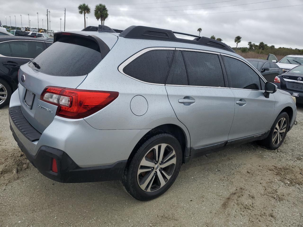 2018 Subaru Outback - Image 3