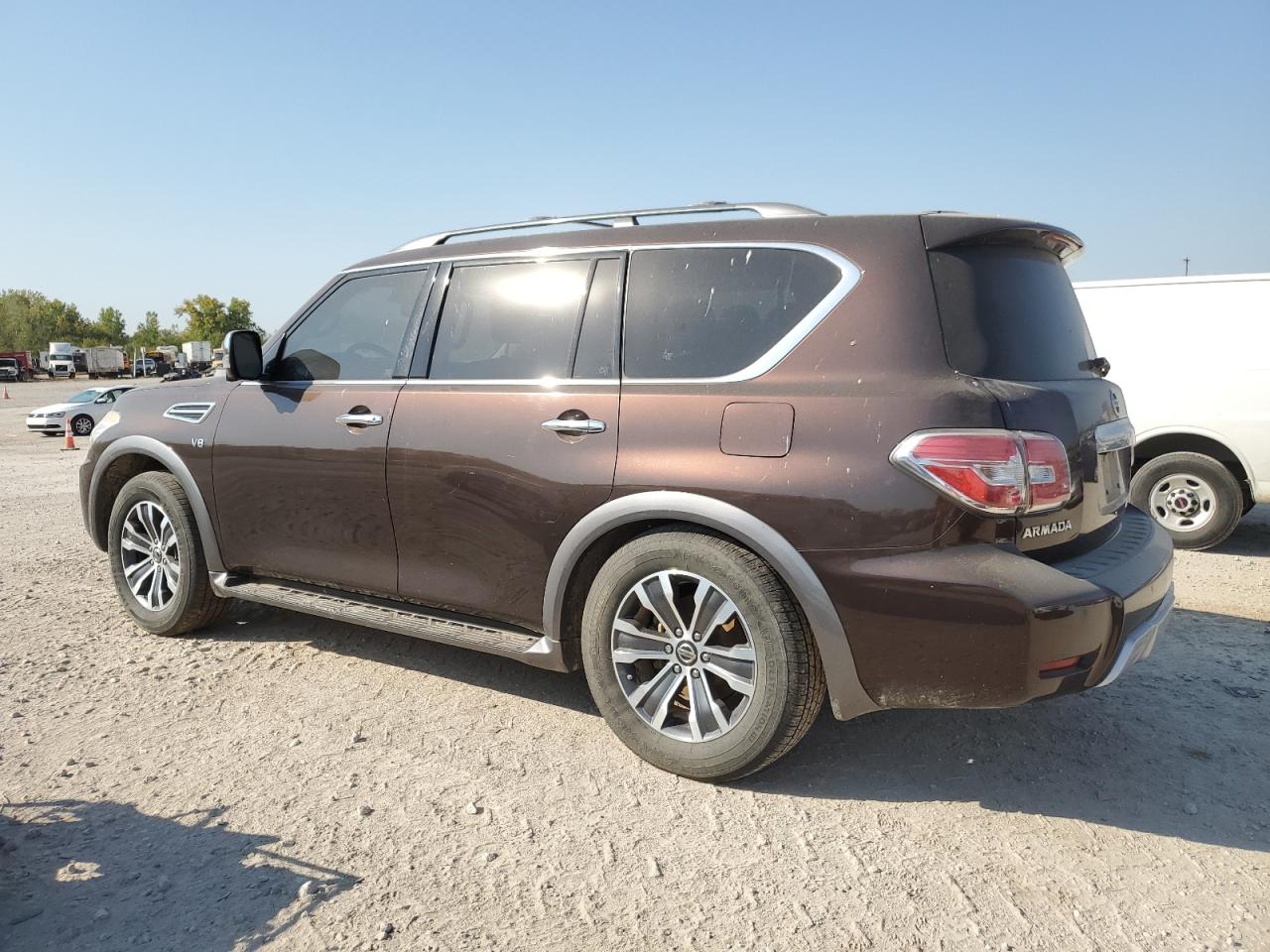 JN8AY2NC1J9558453 2018 NISSAN ARMADA - Image 2