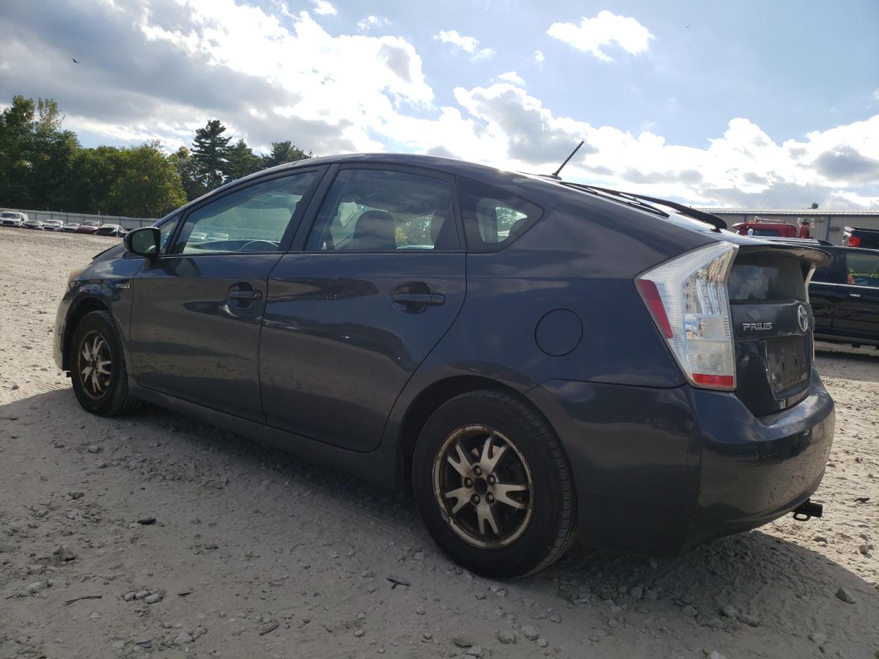 2010 Toyota Prius - Image 2
