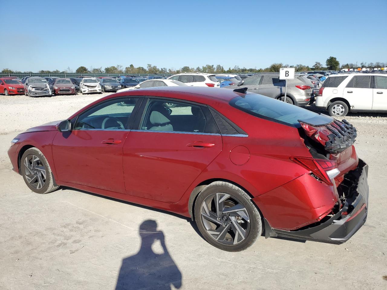 2024 Hyundai Elantra - Image 2
