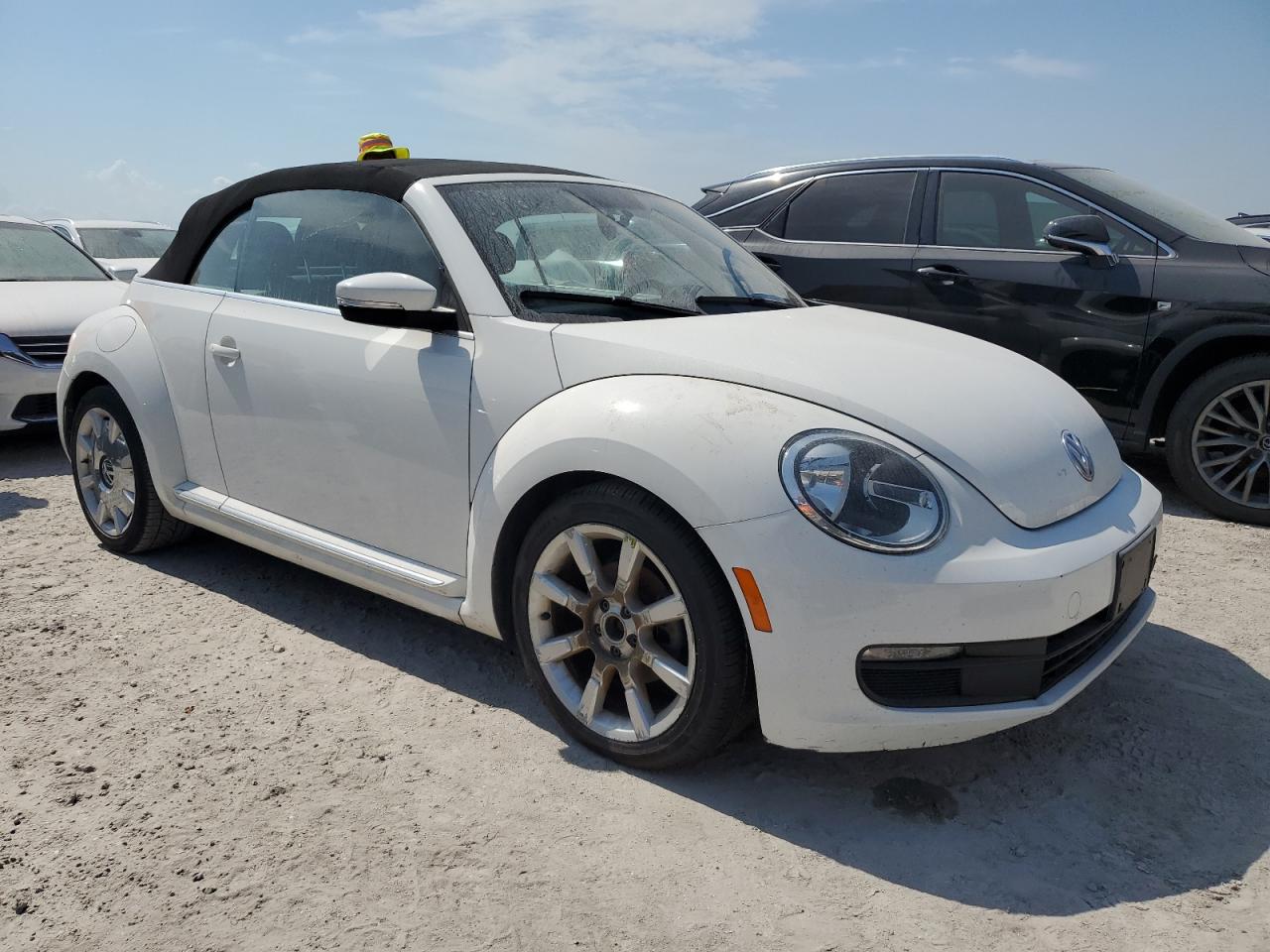 2013 Volkswagen Beetle - Image 4