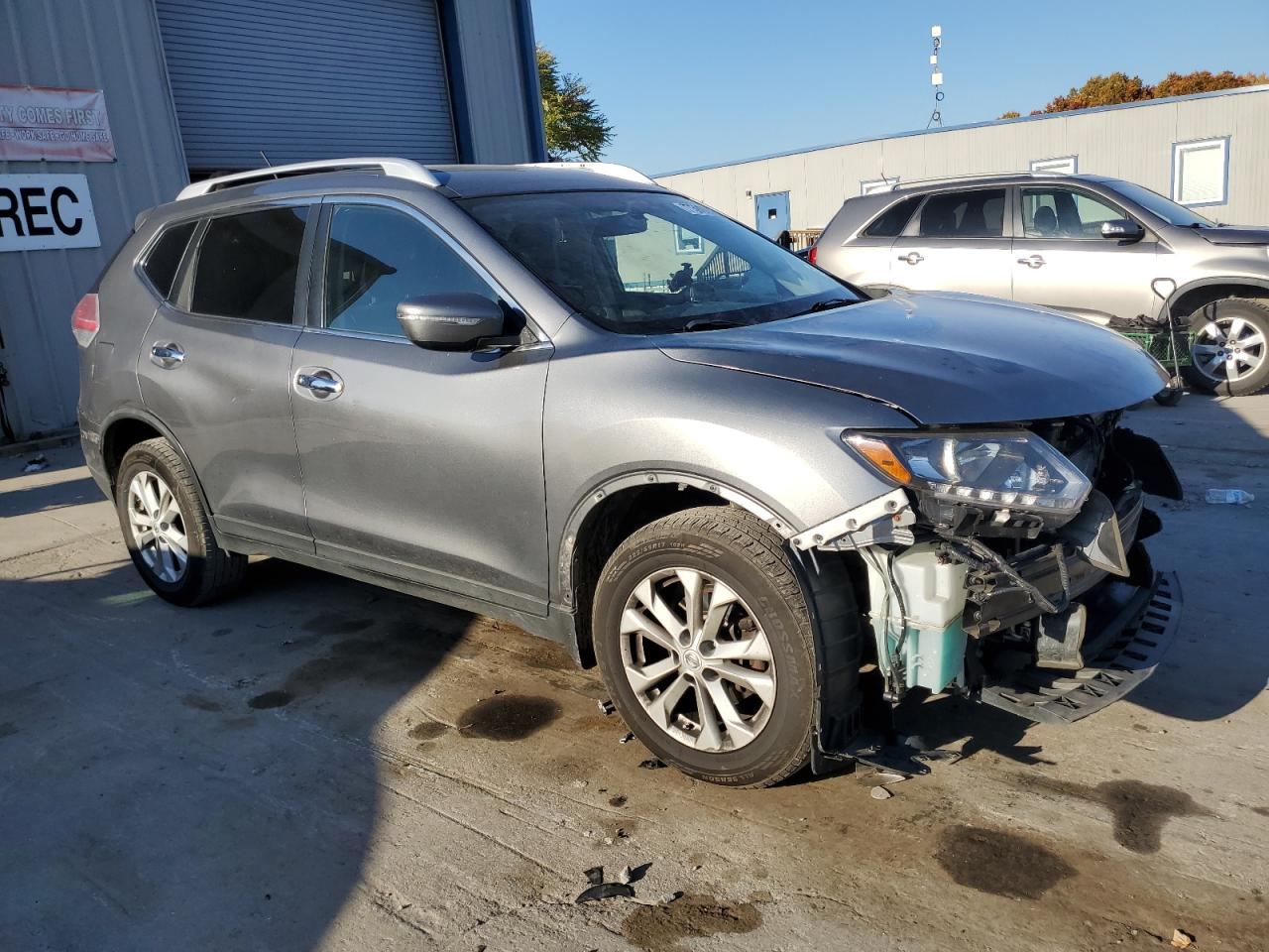 2015 Nissan Rogue - Image 4