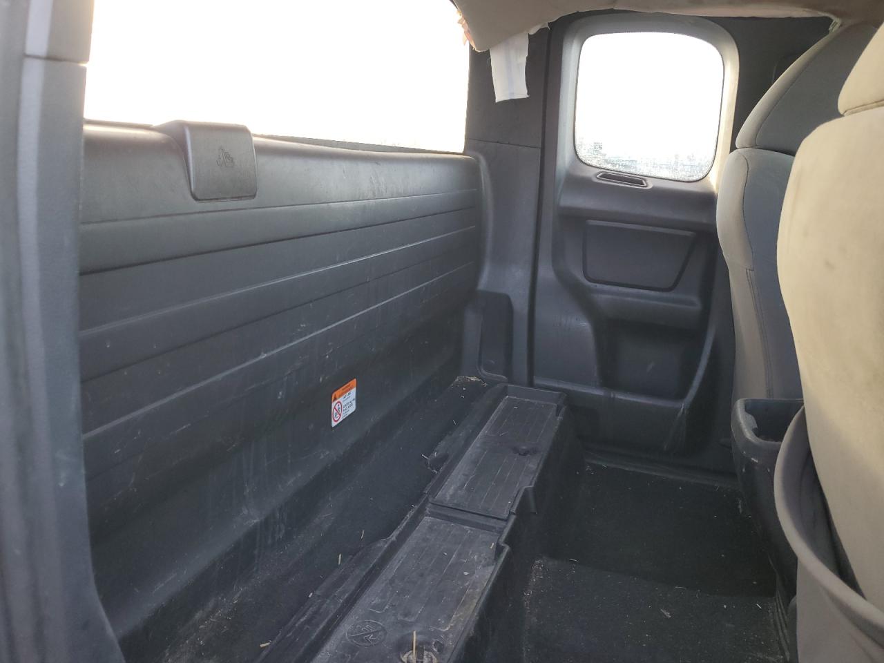 2019 Toyota Tacoma - Image 10