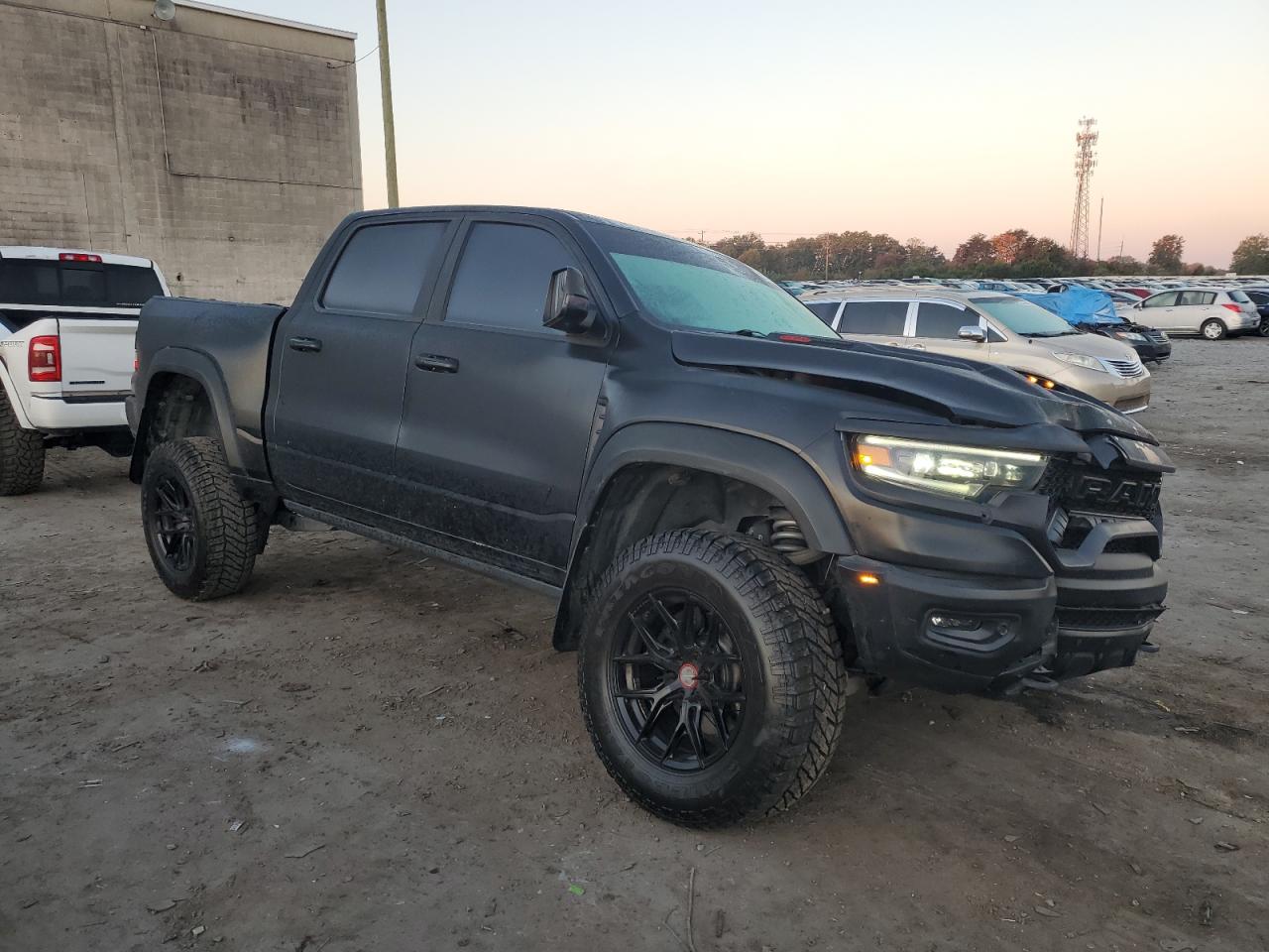 2021 RAM 1500 - Image 4