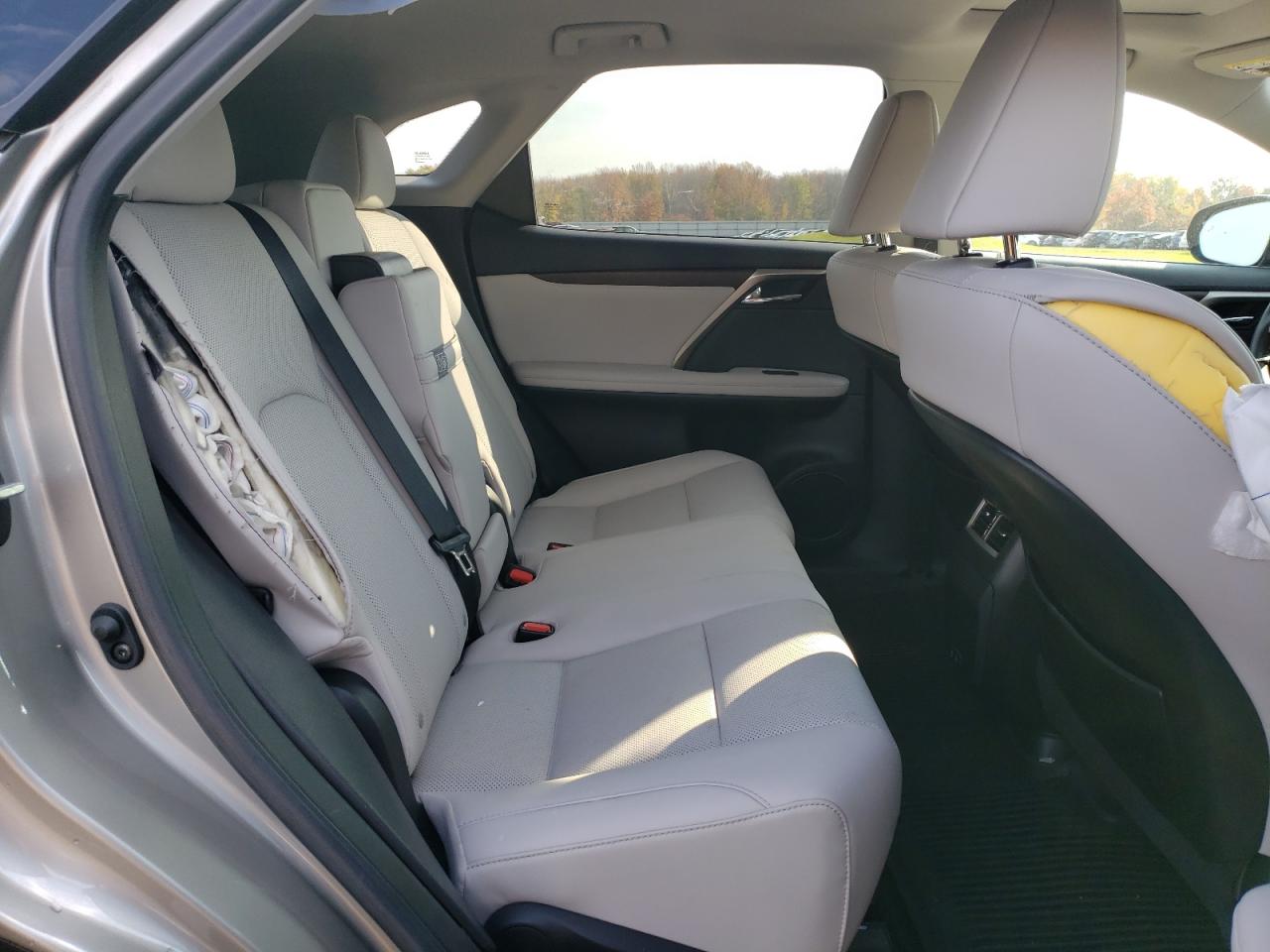 2022 Lexus RX - Image 11