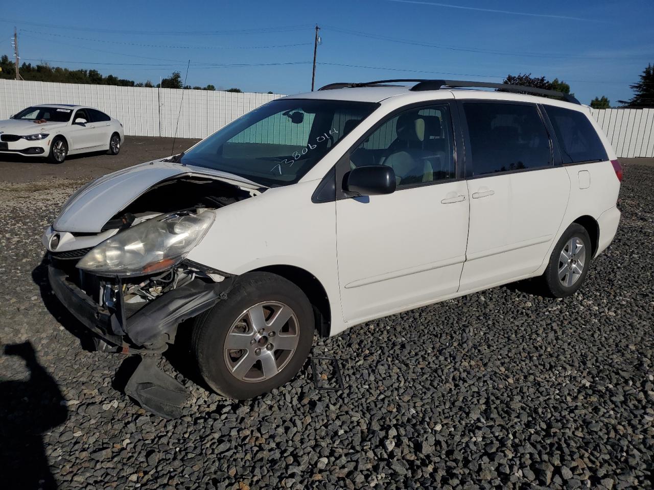 2008 Toyota Sienna - Image 1