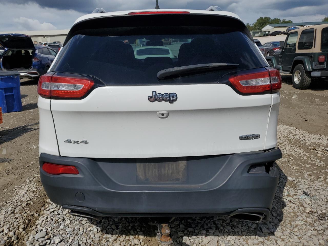 1C4PJMCS0HW609033 2017 Jeep Cherokee Latitude