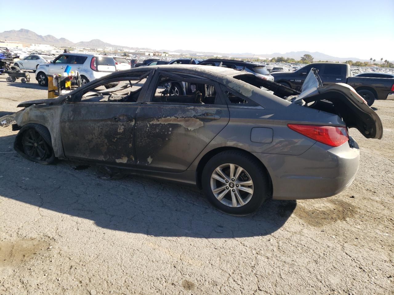 2012 Hyundai Sonata - Image 2