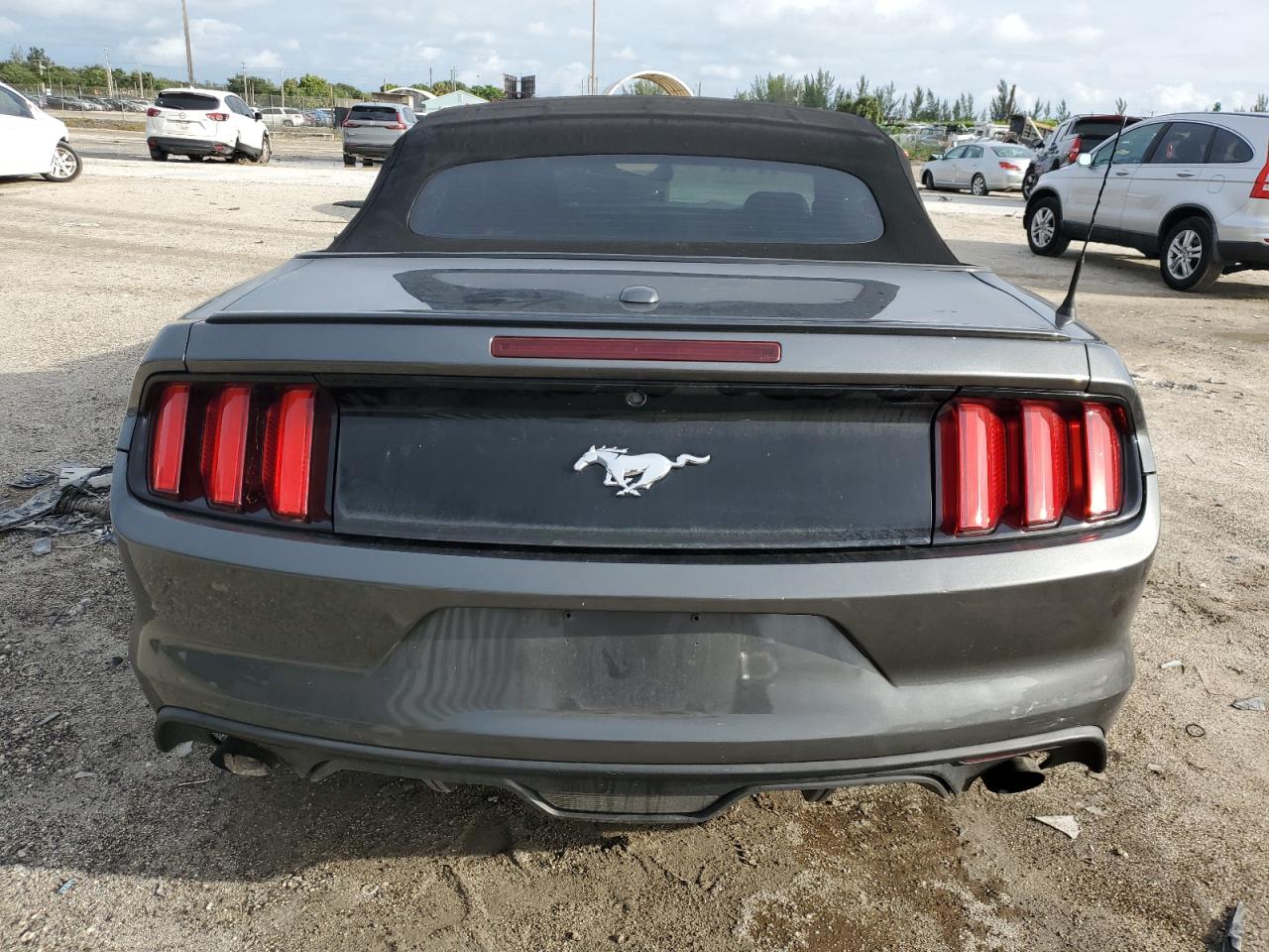 2015 Ford Mustang VIN: 1FATP8UH8F5385137 Lot: 74898144