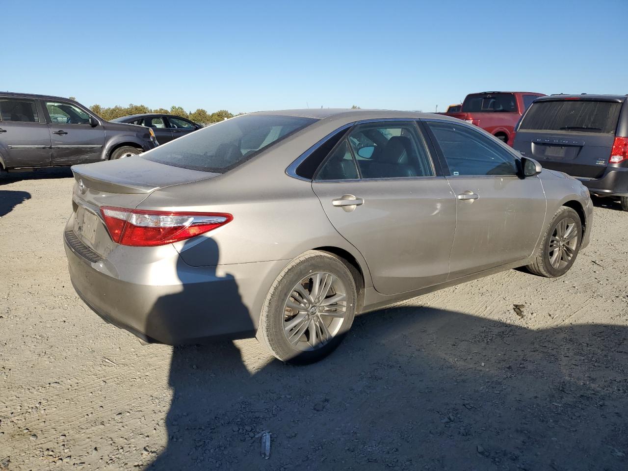 VIN 4T1BF1FK2FU079514 2015 TOYOTA CAMRY no.3