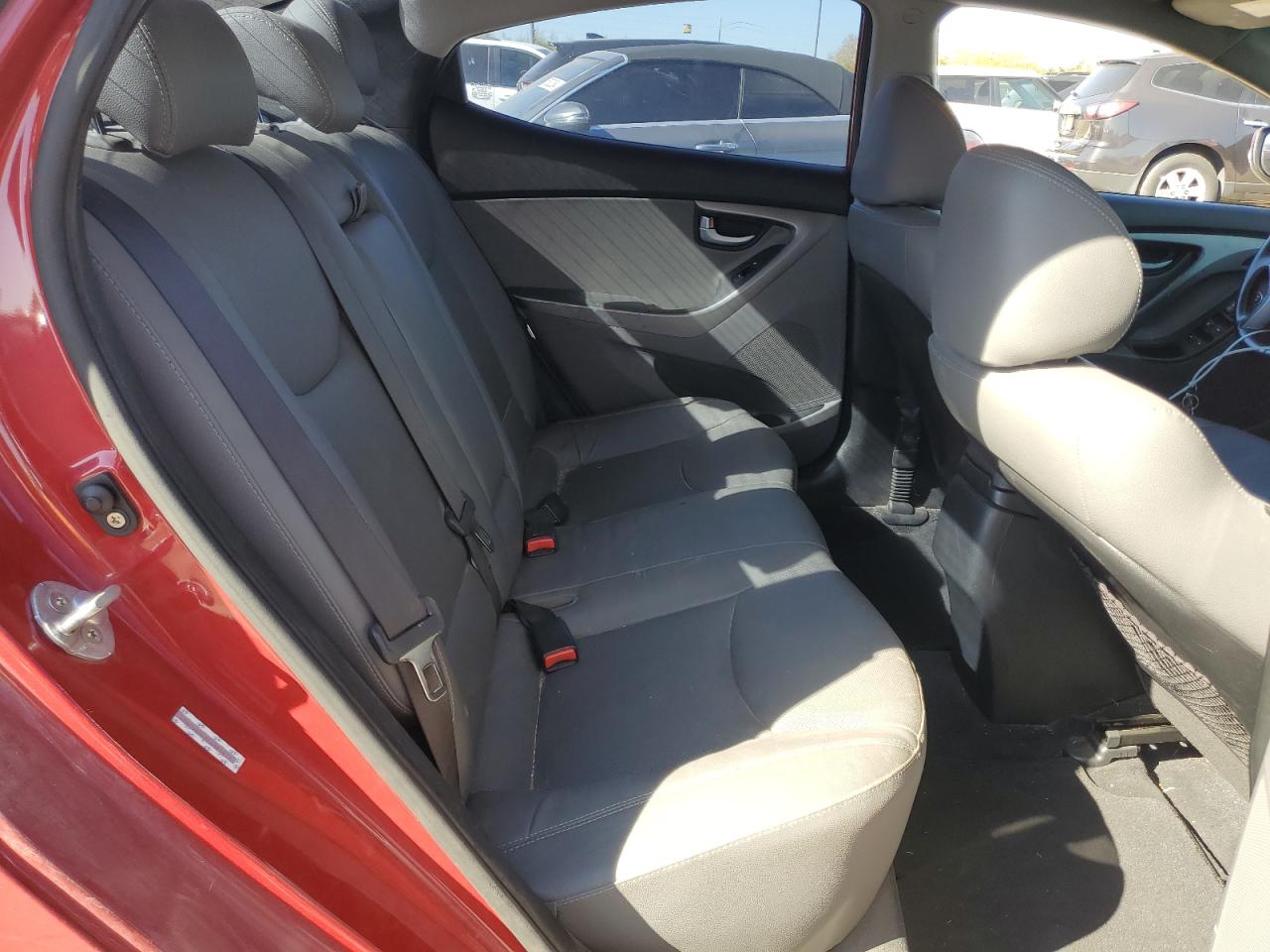 2015 Hyundai Elantra - Image 10