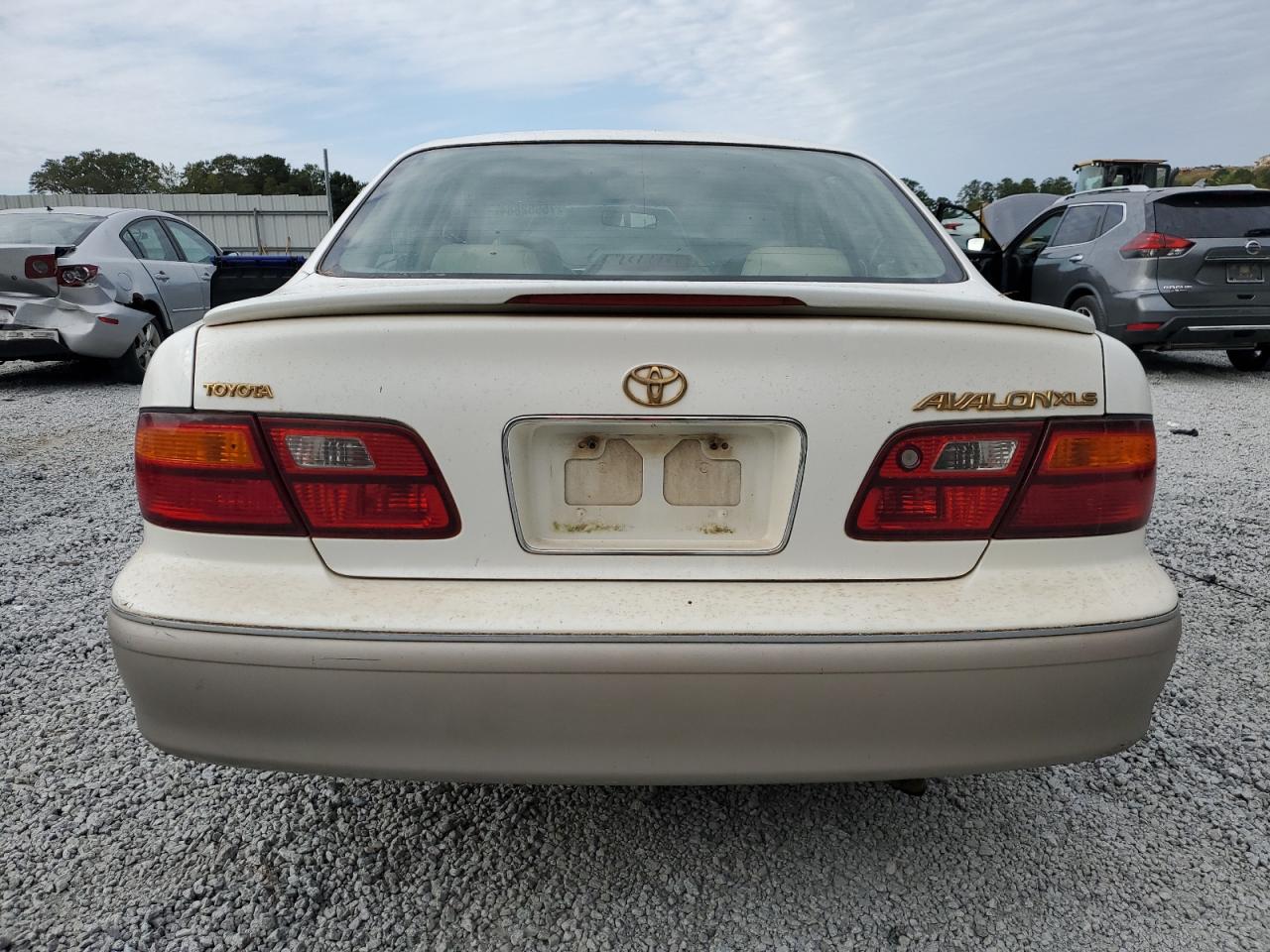 1999 Toyota Avalon - Image 6