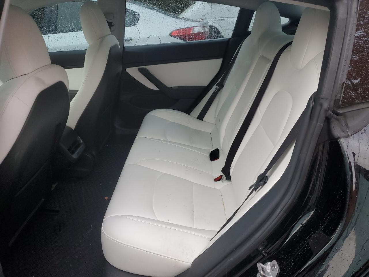 5YJ3E1EB4JF170556 2018 Tesla Model 3