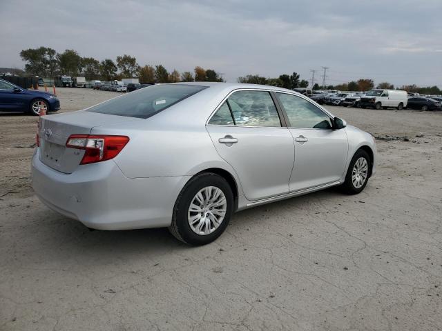  TOYOTA CAMRY 2014 Srebrny