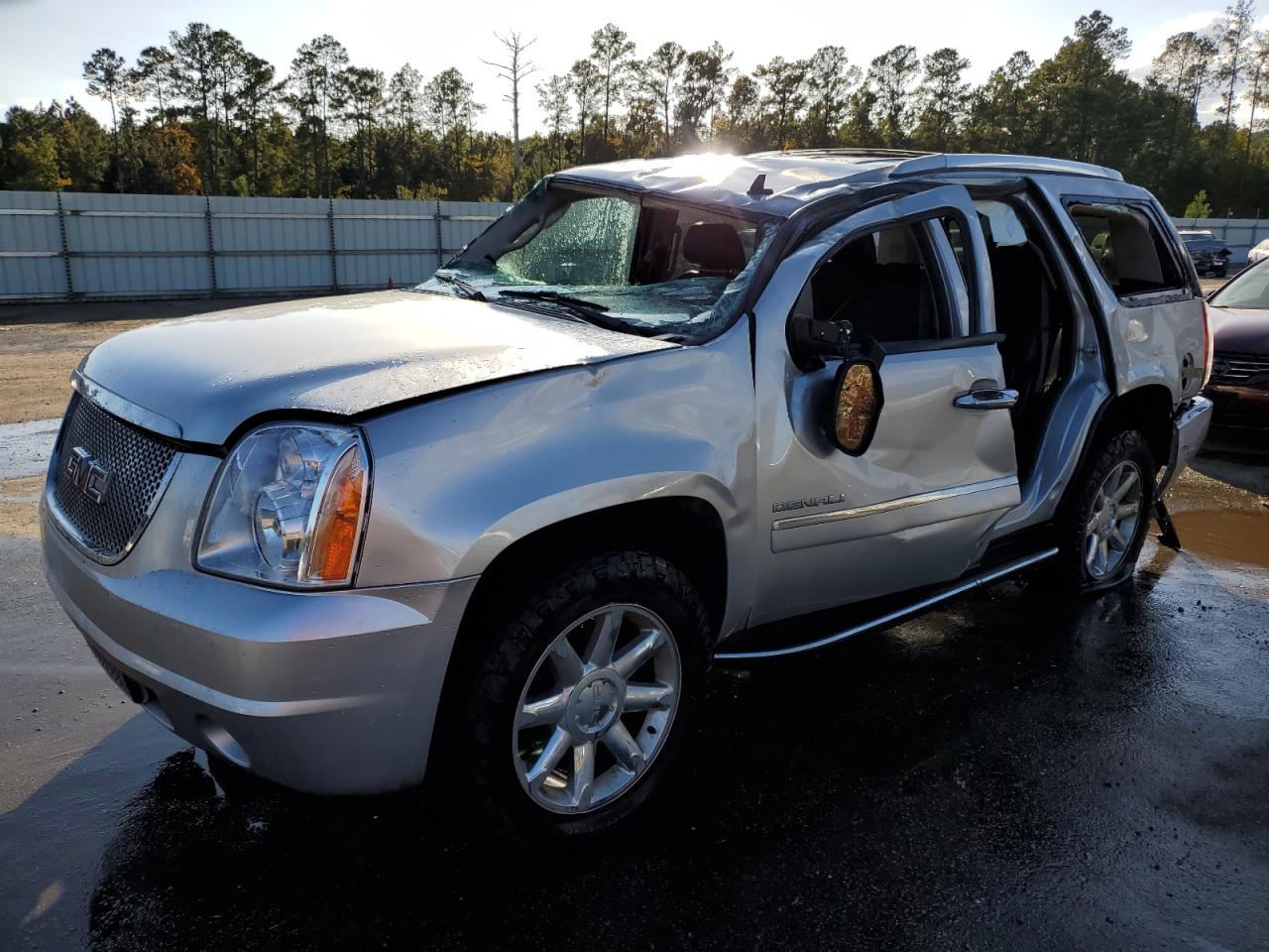 2013 GMC Yukon - Image 1