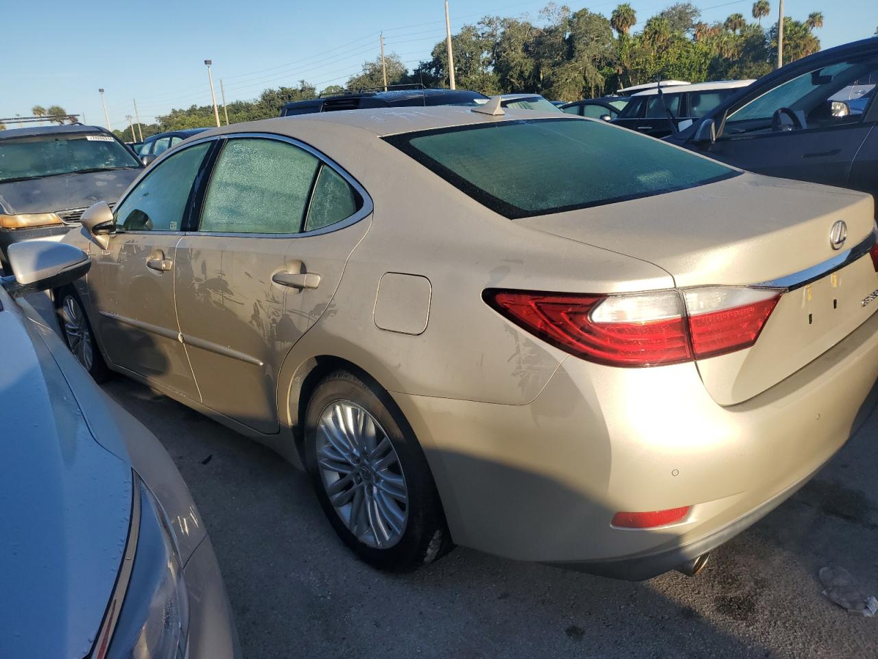 2013 Lexus ES - Image 2