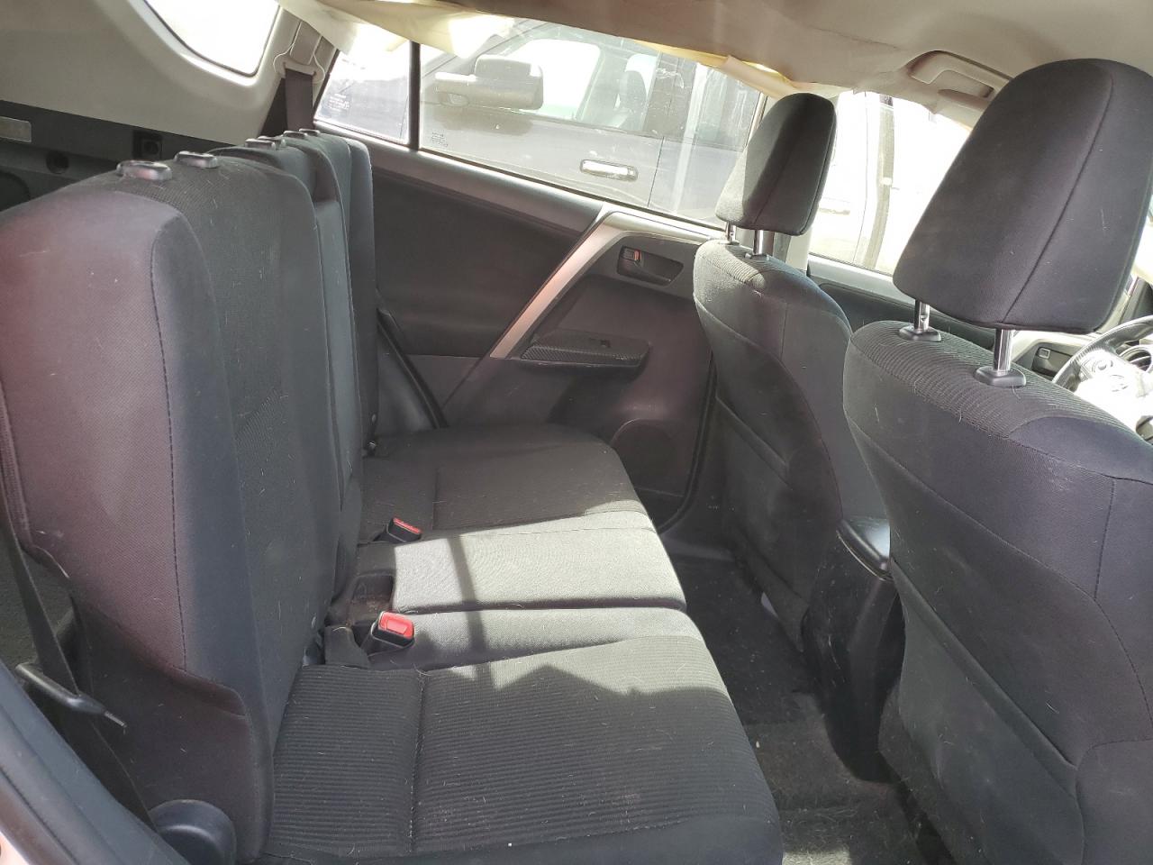 2014 Toyota RAV 4 - Image 12