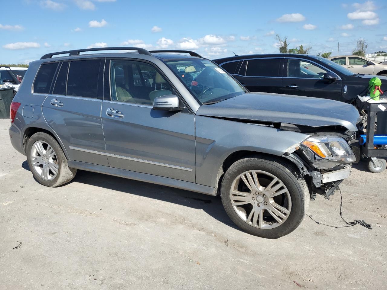 VIN WDCGG5HB4FG421839 2015 MERCEDES-BENZ GLK-CLASS no.4