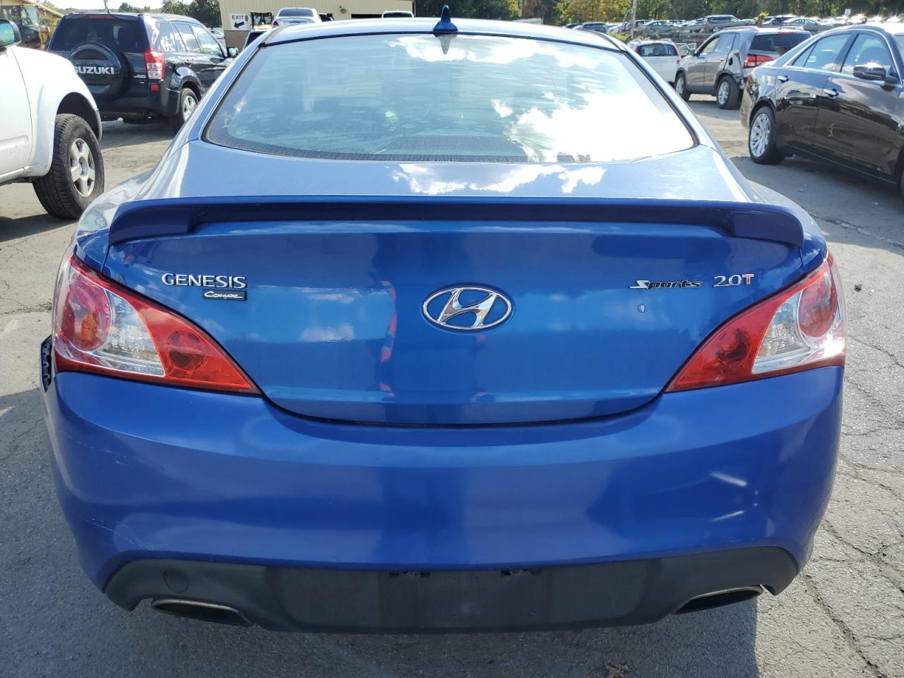 2010 Hyundai Genesis Coupe 2.0T VIN: KMHHT6KD4AU035675 Lot: 74788214