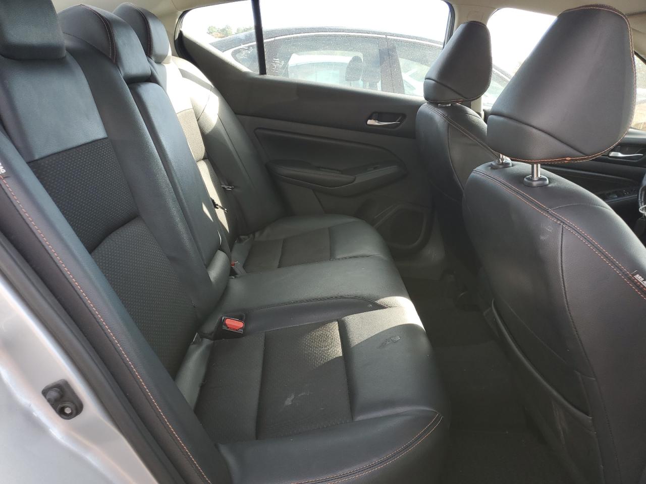 2022 Nissan Altima - Image 10