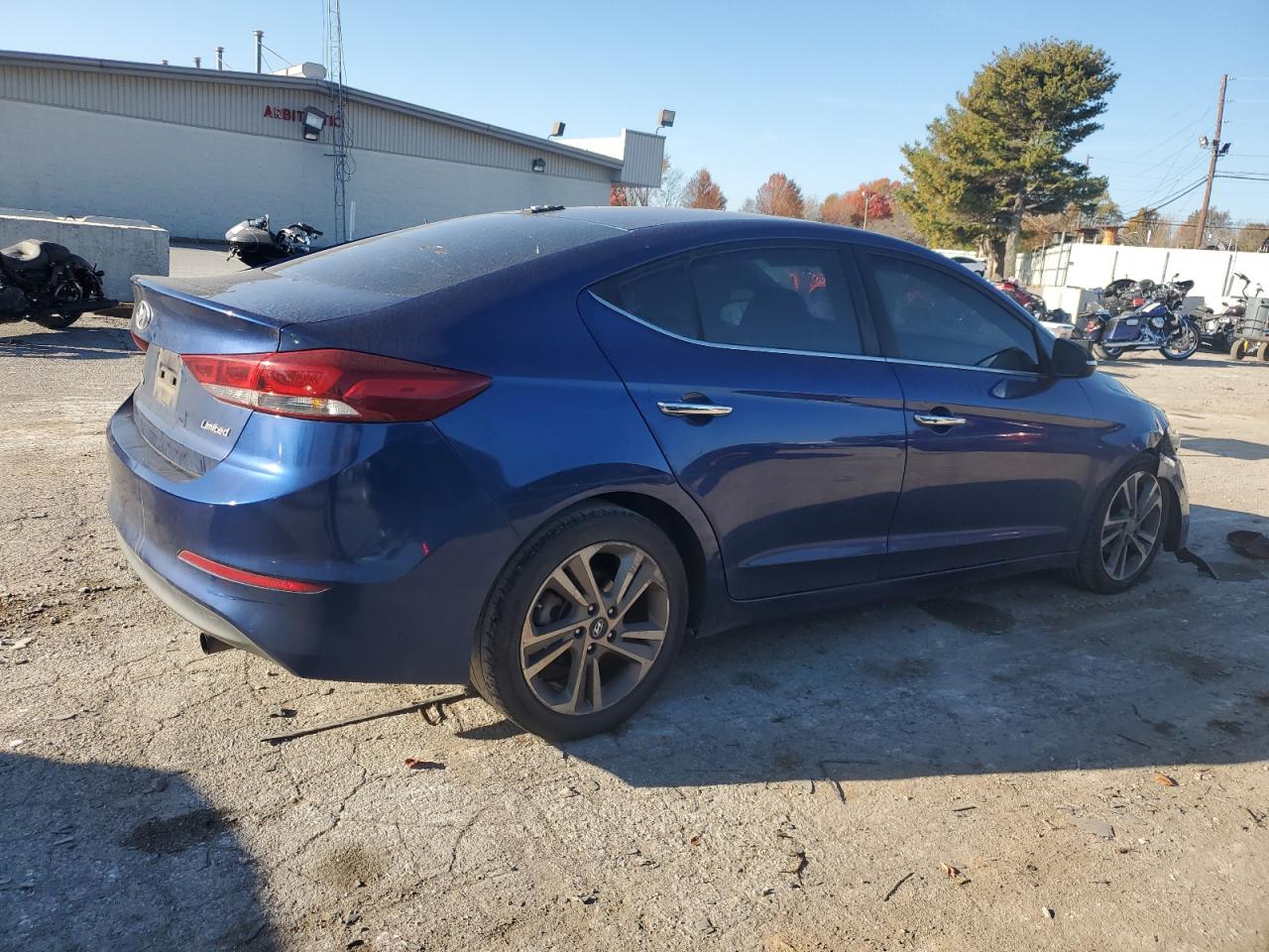 2017 Hyundai Elantra - Image 3