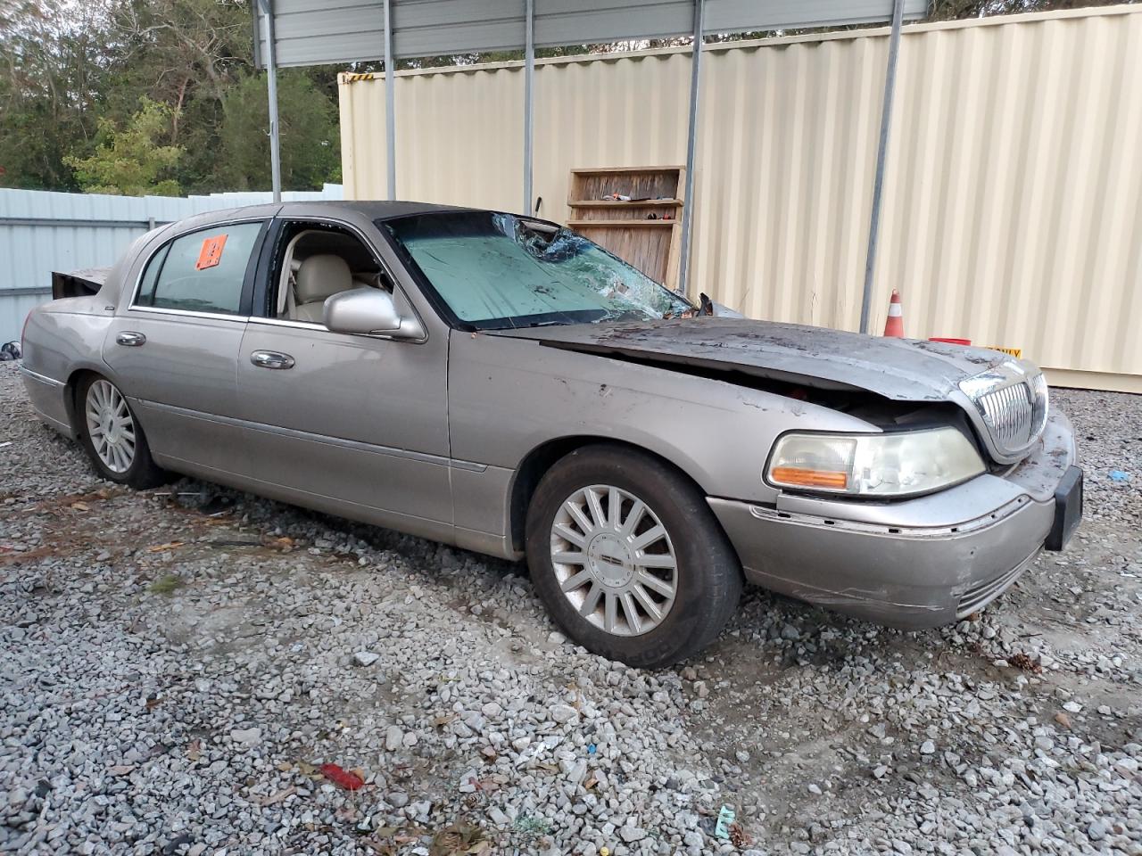 1LNHM81W43Y692936 2003 Lincoln Town Car Executive