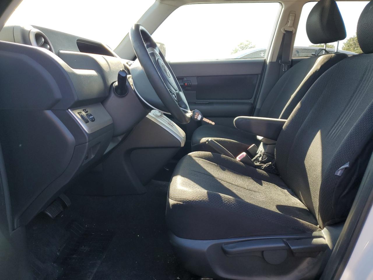 2008 Toyota Scion Xb VIN: JTLKE50E681045330 Lot: 76766524