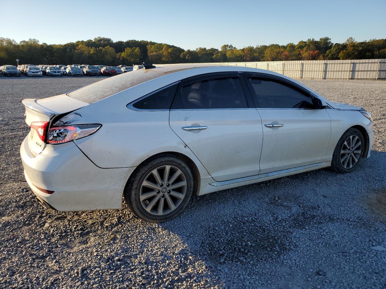 2016 Hyundai Sonata - Image 3