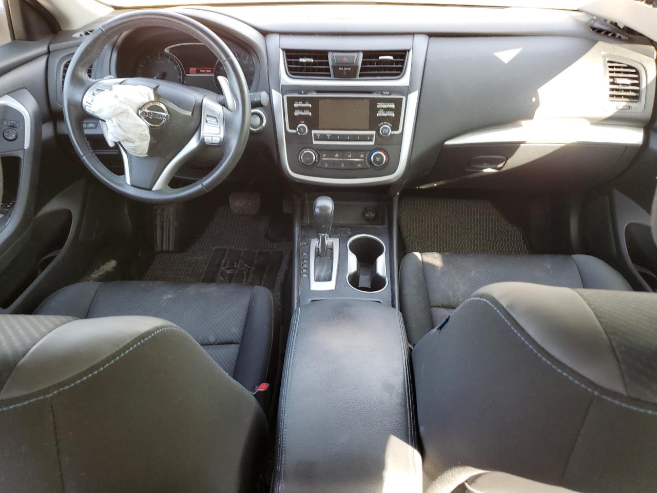 2017 Nissan Altima - Image 8